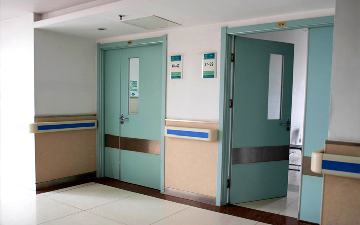 医院一般用什么材质的门
